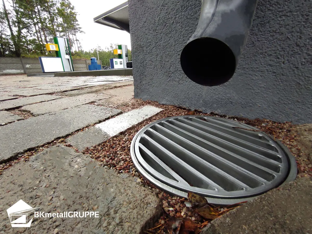 Professional floor drain made of acid-resistant stainless steel