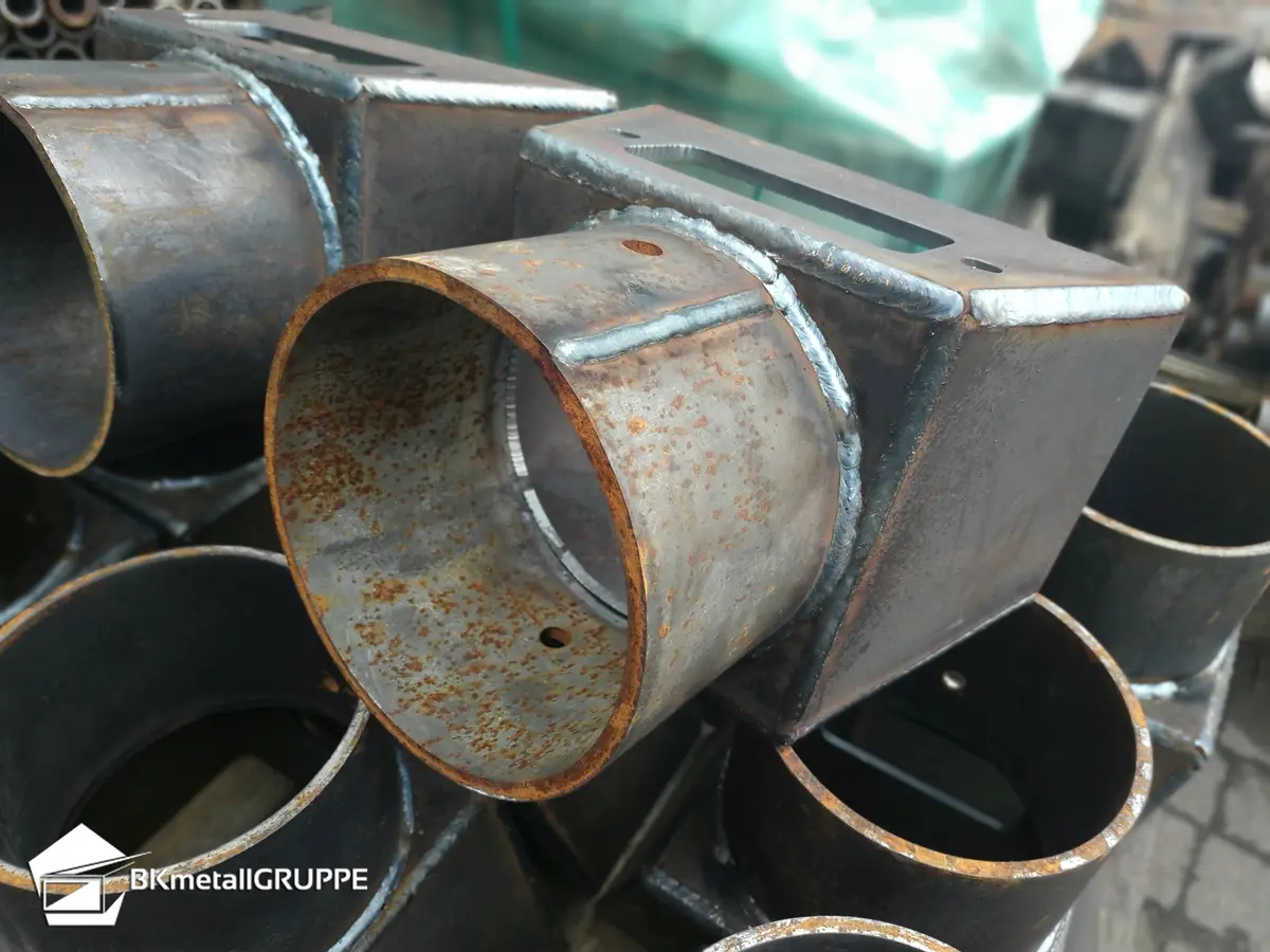 Products made of cut and welded black steel